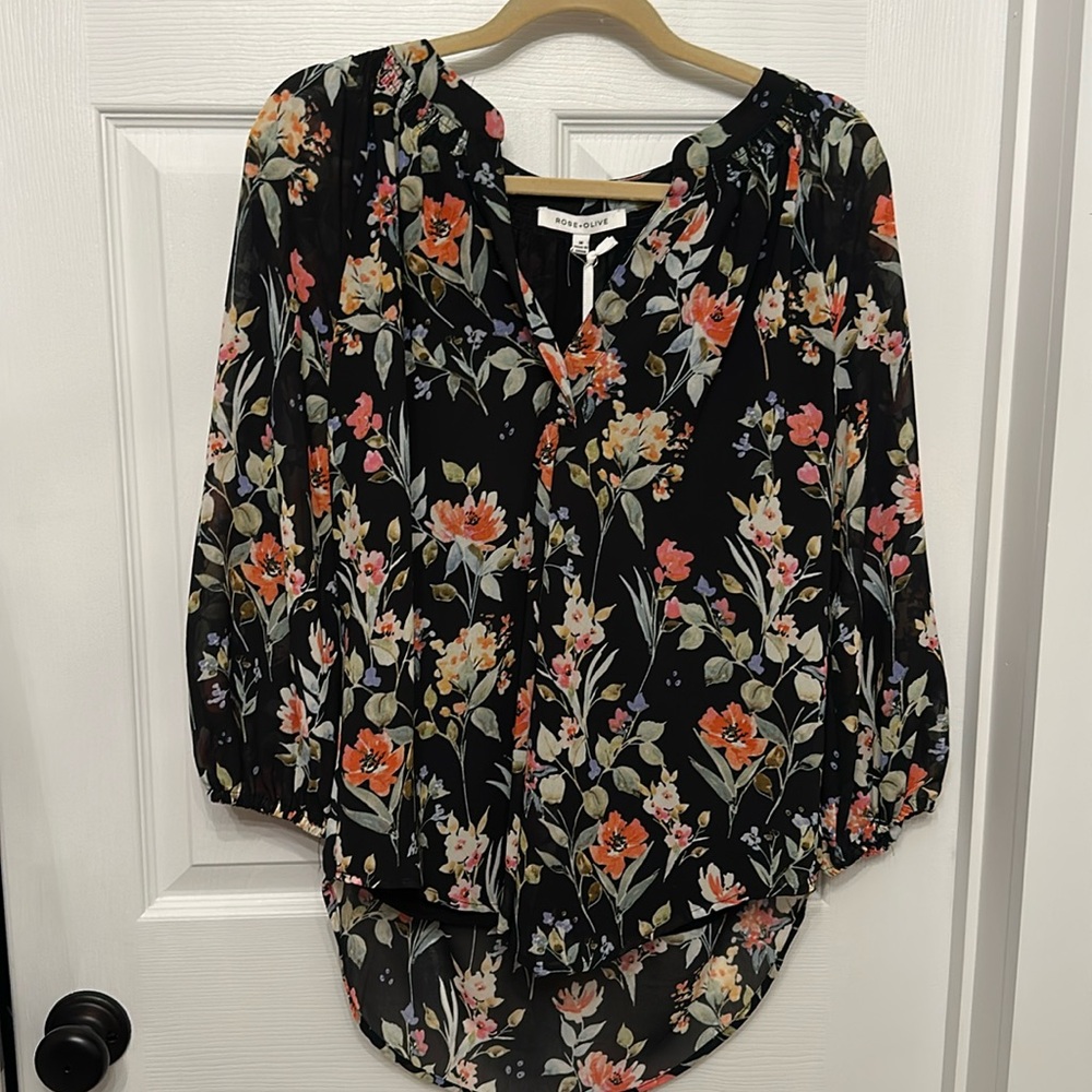 Rose + Olive top.NWT. Medium
